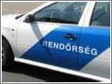 Egyszerre két késsel fenyegette a benzinkutast