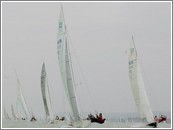 125 hajó nevezett a 2010-es vitorlás évadnyitóra