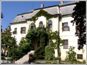 Pannonhalmi bencések érdeklődnek a Széchényi iskola iránt